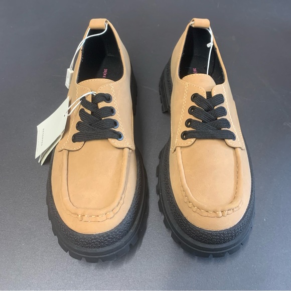 NEW Reserved European Loafers In Tan & Black Size EU 39 US 8.5 - Picture 2 of 11